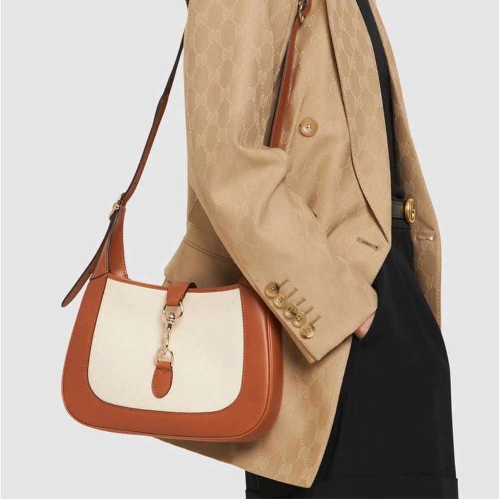 GUCCI Small Jackie Canvas Shoulder Bag
Brown leather (Calf), white canvas - Picture 2 of 16